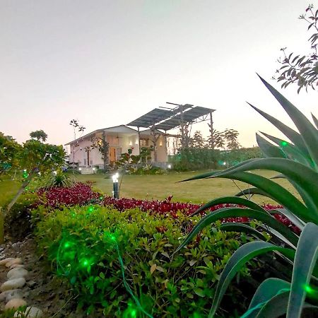 Shaw Estate-Farm House For A Small Parties-Jp Farm Greater Noida Exterior foto