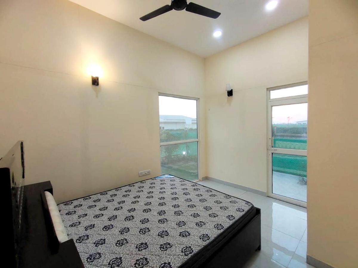 Shaw Estate-Farm House For A Small Parties-Jp Farm Greater Noida Exterior foto