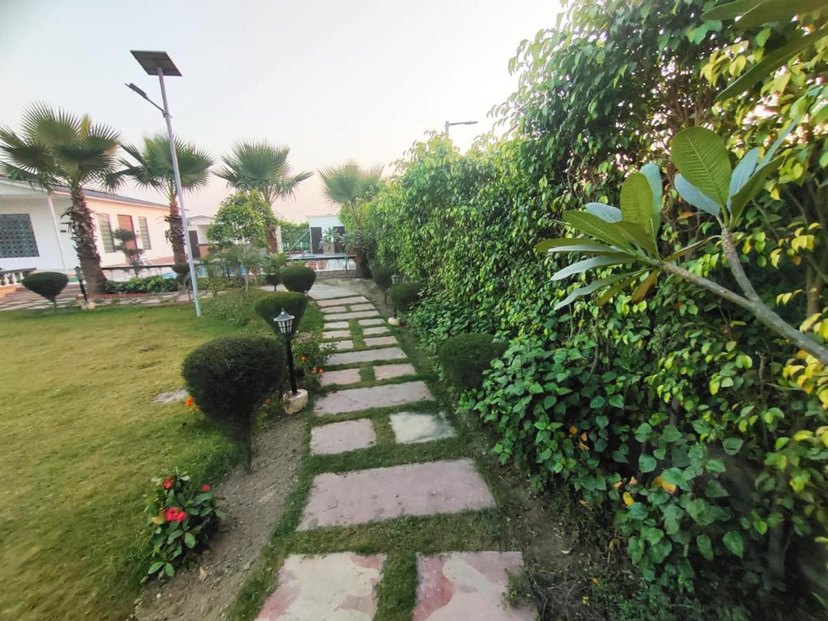 Shaw Estate-Farm House For A Small Parties-Jp Farm Greater Noida Exterior foto